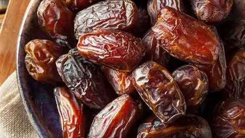 تصویر 2 از خرما خاصویی شاهزاده با ظاهر جذاب و خوش خوراک